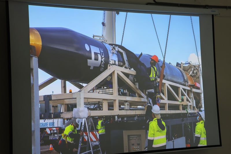 台湾晋升前往澳洲发射火箭资料照。(苗栗县政府脸书)