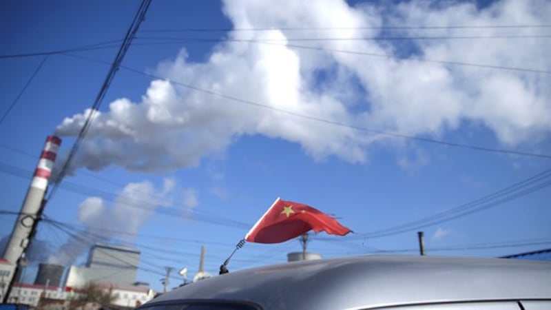 中国1领导人习近平承诺停建境外燃煤发电厂。图为中国的一家燃煤发电厂。(路透社图片)